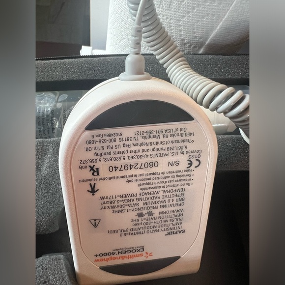 EXOGEN Bone Healing System 4000+ Includes Case, Device, Gel Excellent Condition - Picture 10 of 16